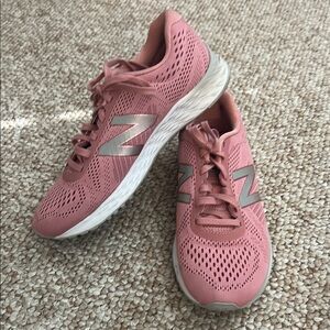 New Balance Arishi Fresh Foam Women's Running Shoes- Sz 7.5